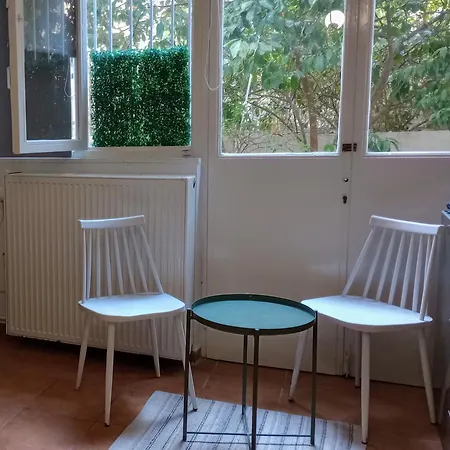 Lemon Tree Apartment *